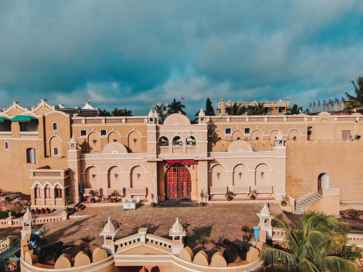 Heritage Khirasara Palace Rajkot Bagian luar foto