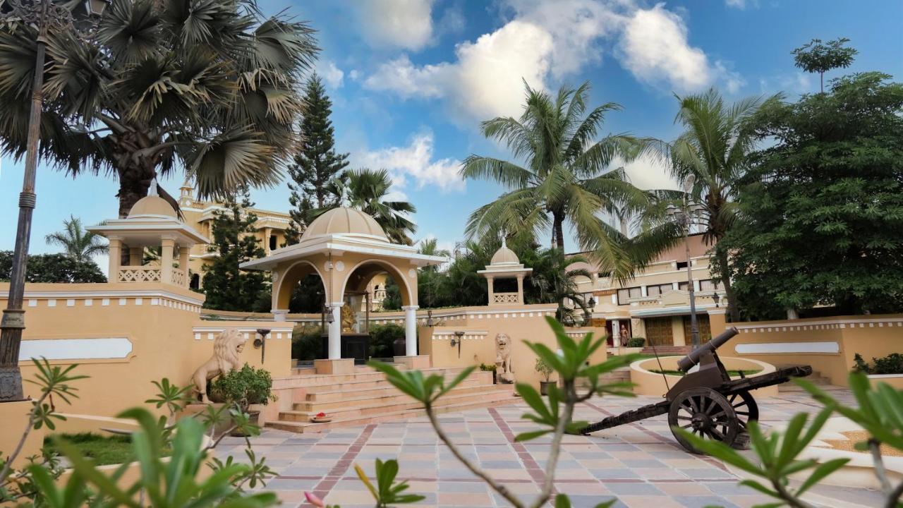 Heritage Khirasara Palace Rajkot Bagian luar foto