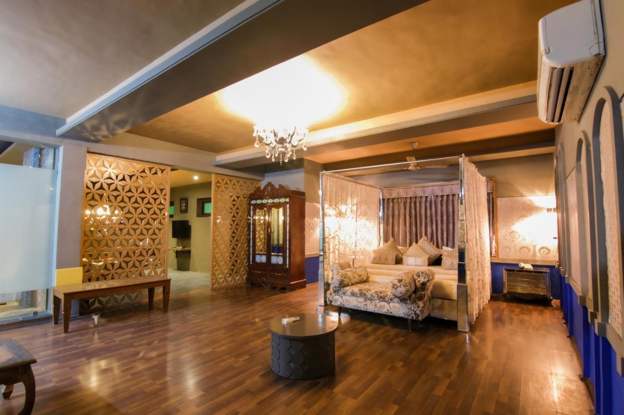 Heritage Khirasara Palace Rajkot Bagian luar foto