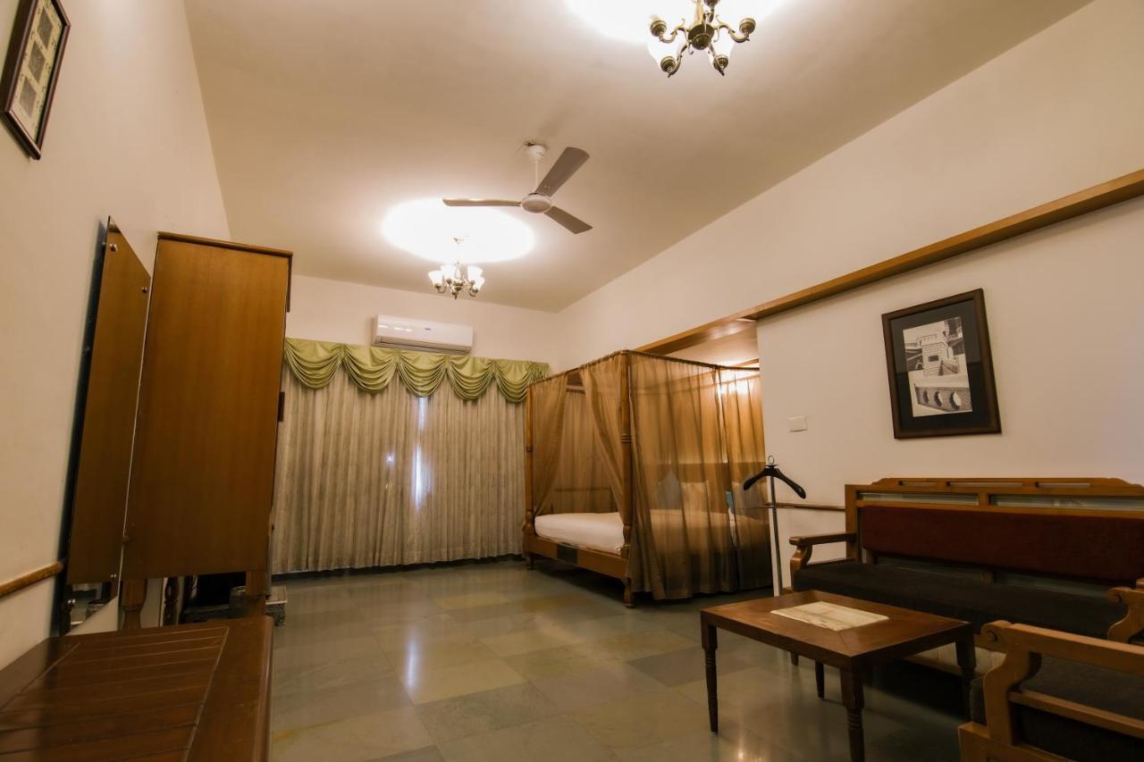 Heritage Khirasara Palace Rajkot Bagian luar foto