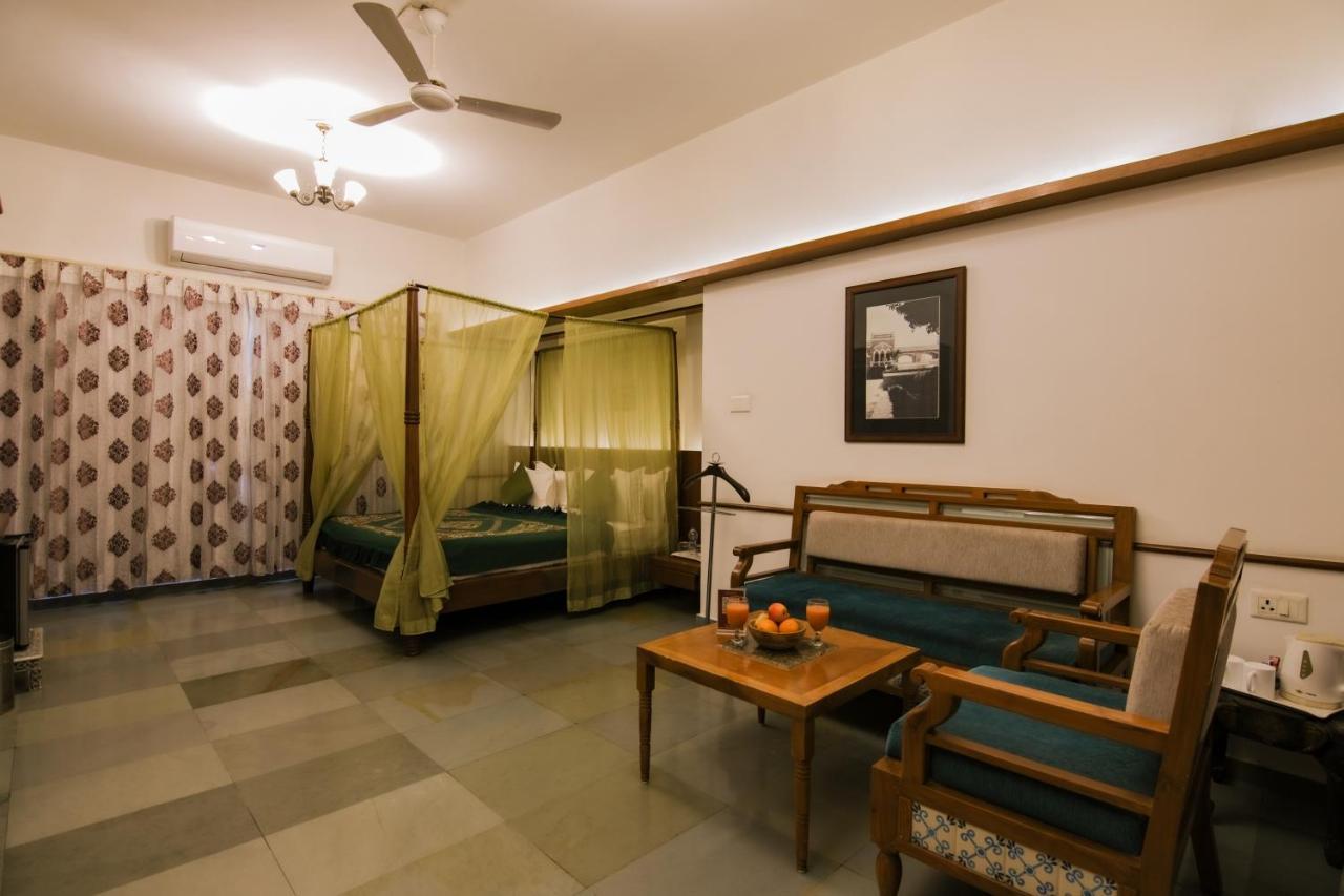 Heritage Khirasara Palace Rajkot Bagian luar foto