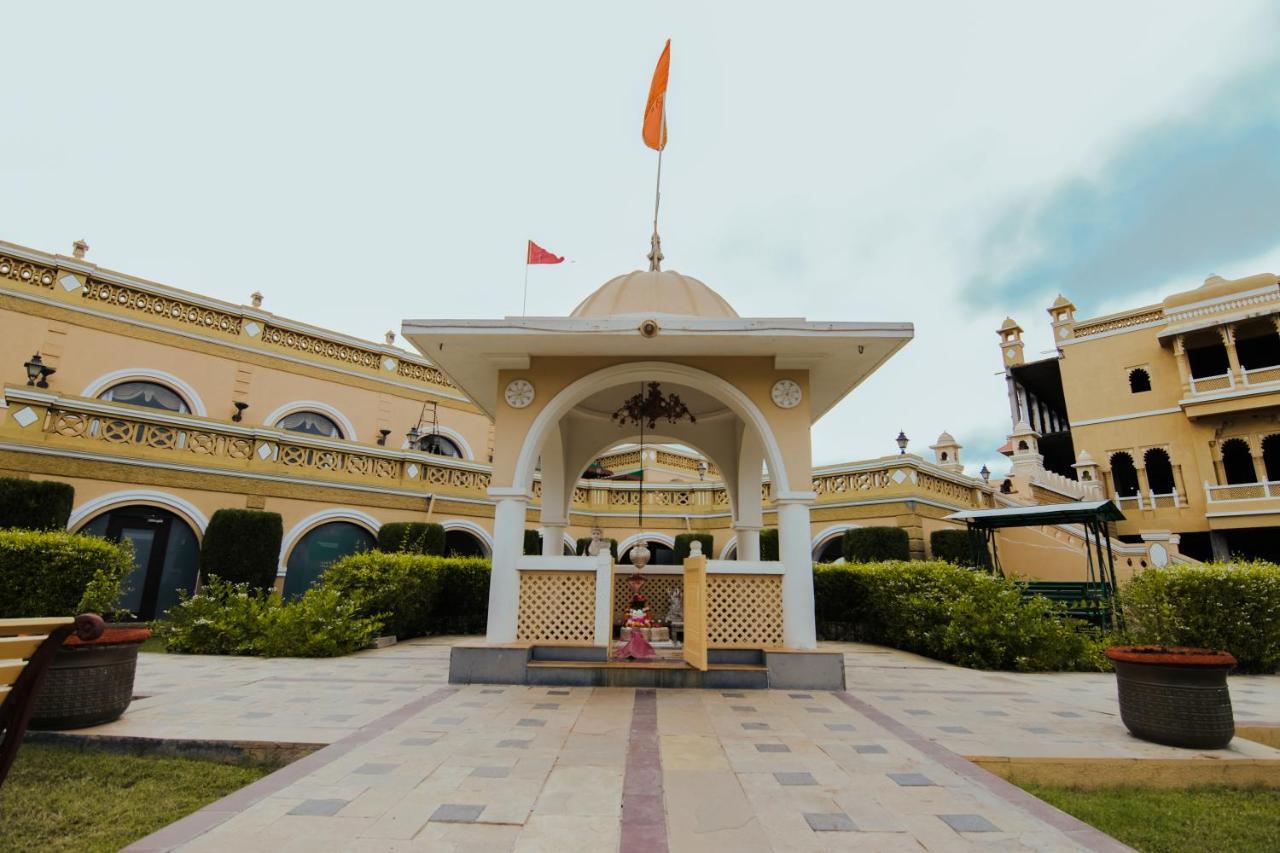Heritage Khirasara Palace Rajkot Bagian luar foto