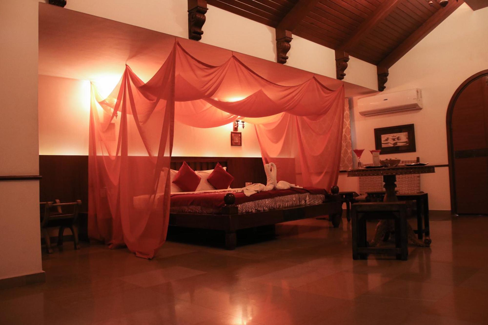 Heritage Khirasara Palace Rajkot Bagian luar foto