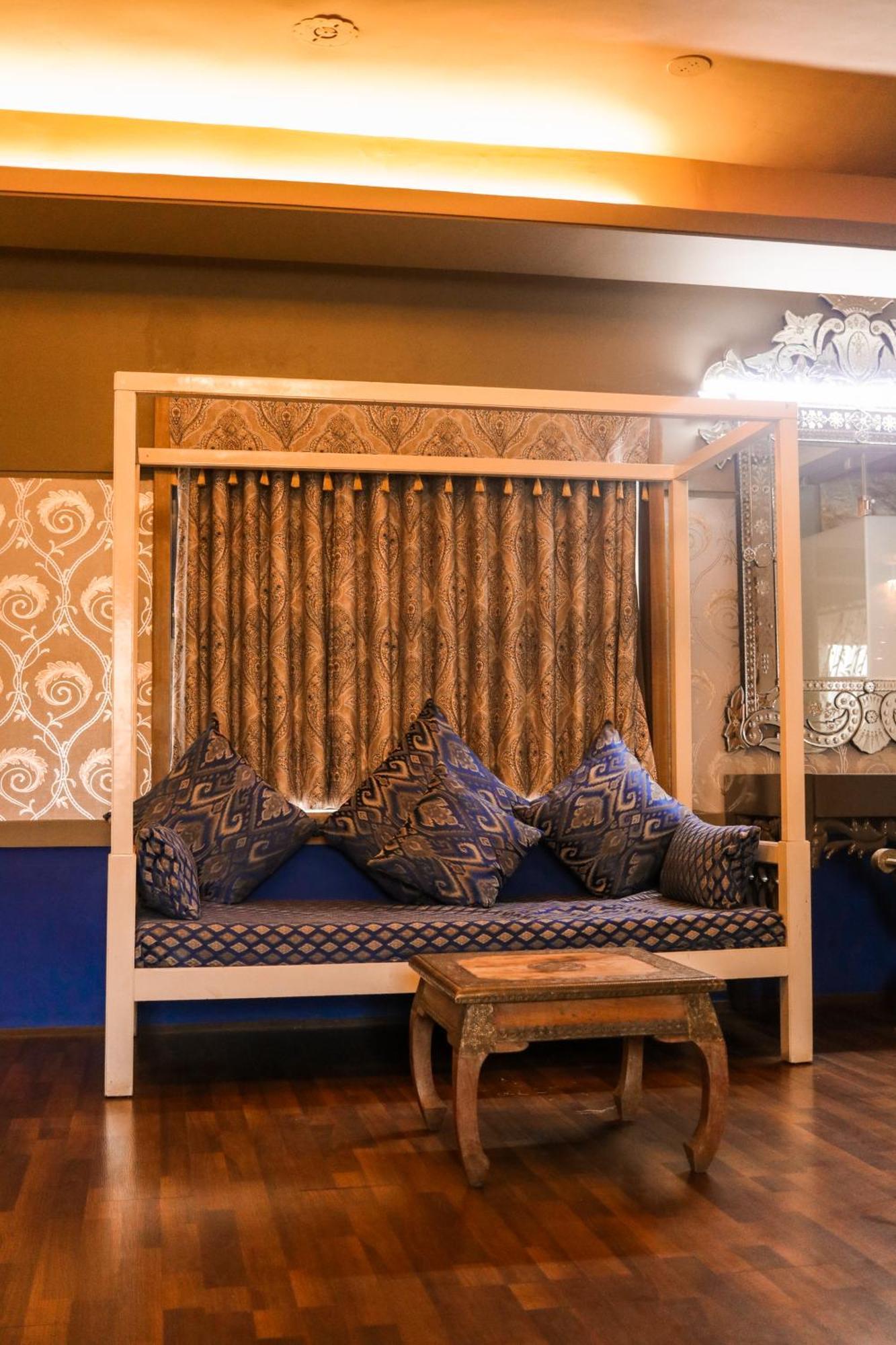 Heritage Khirasara Palace Rajkot Bagian luar foto