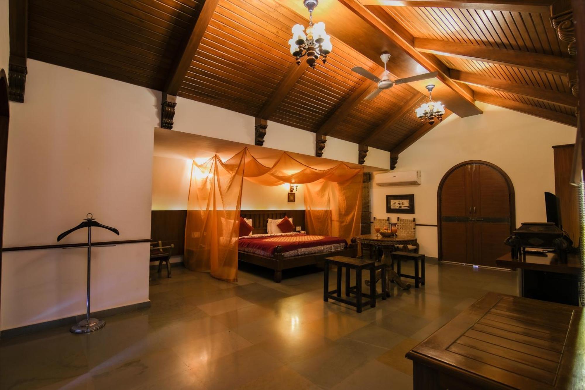 Heritage Khirasara Palace Rajkot Bagian luar foto