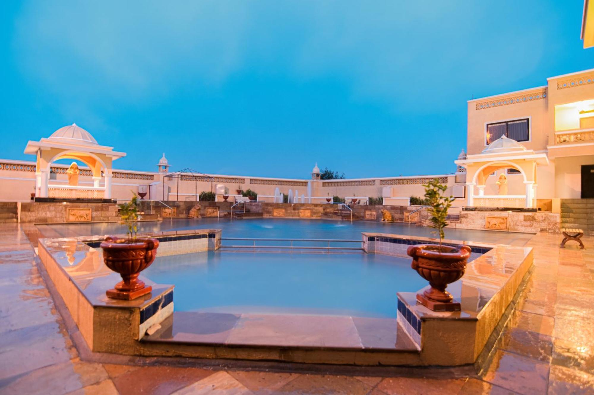 Heritage Khirasara Palace Rajkot Bagian luar foto