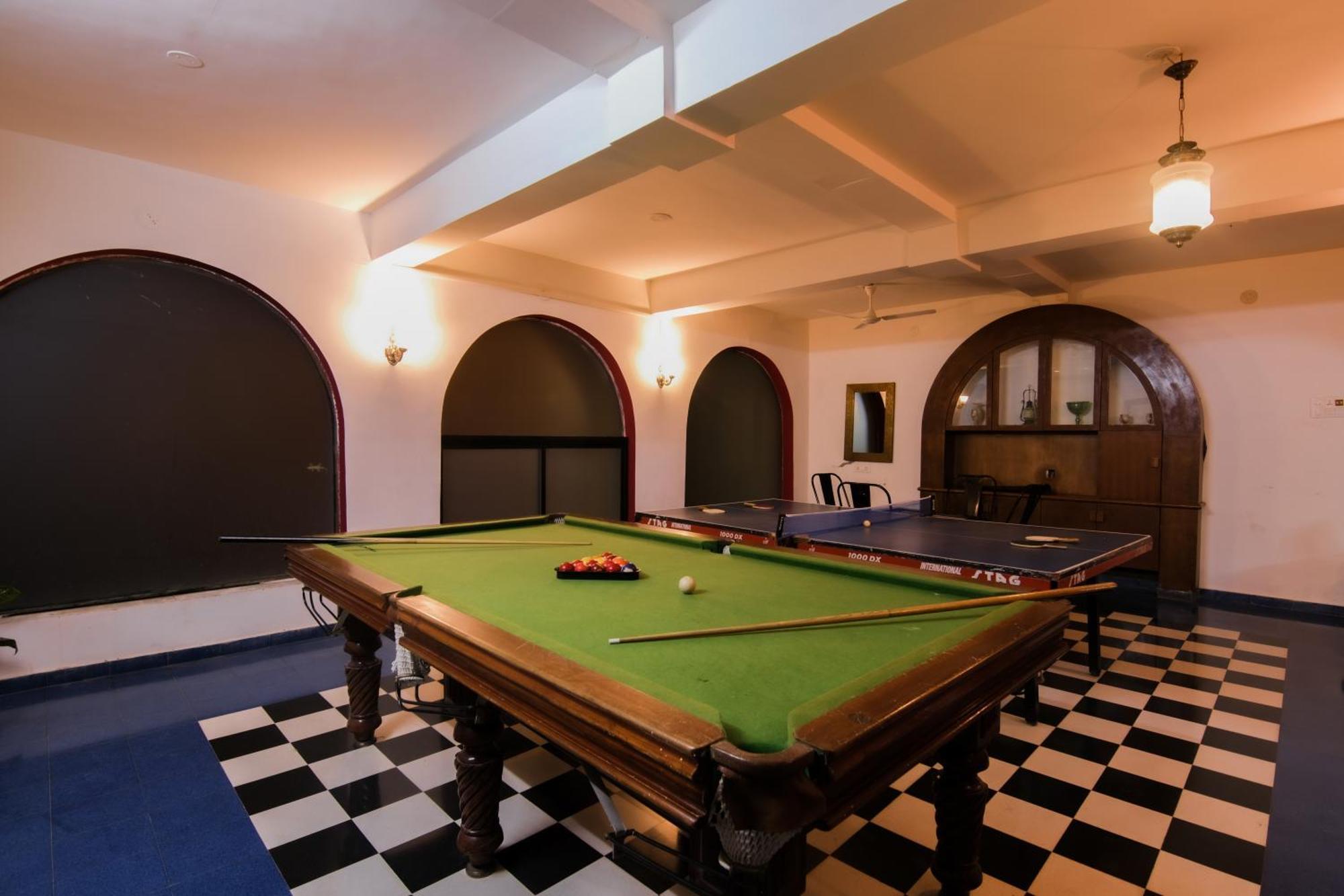 Heritage Khirasara Palace Rajkot Bagian luar foto
